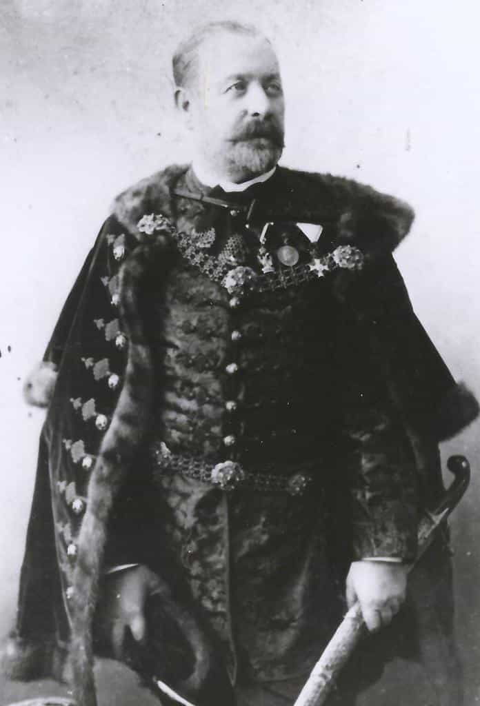 Charakteristika meštianskeho domu rytier Lothar von Beks prvý predseda DHZ B.Štiavnica od roku1873 do r. 1890 + v cintoríne za Piargskou bránou.